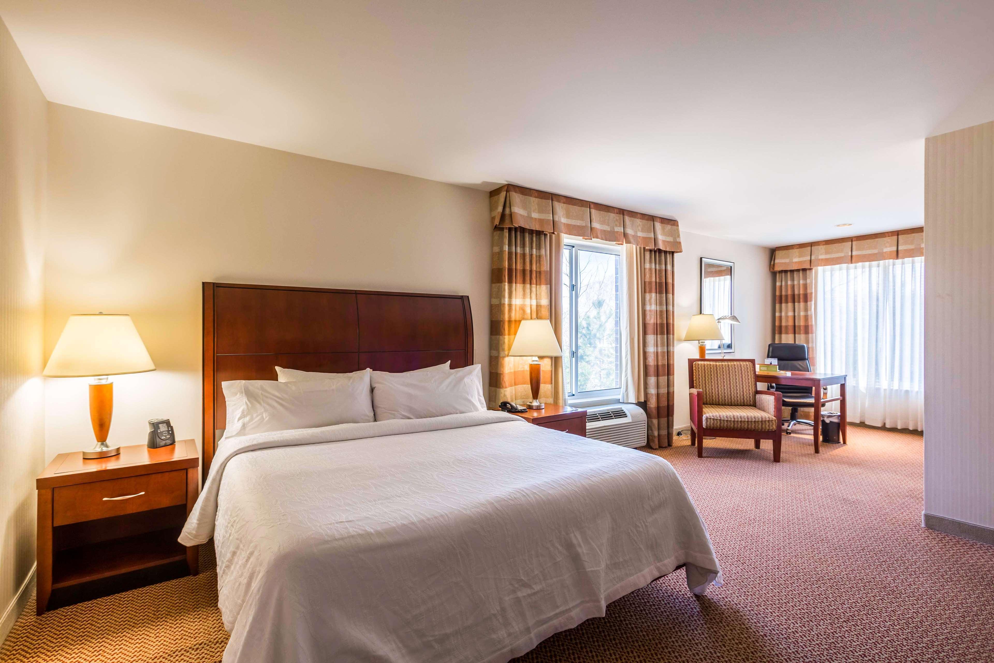 Hilton Garden Inn Milwaukee Northwest Conference Center Zewnętrze zdjęcie