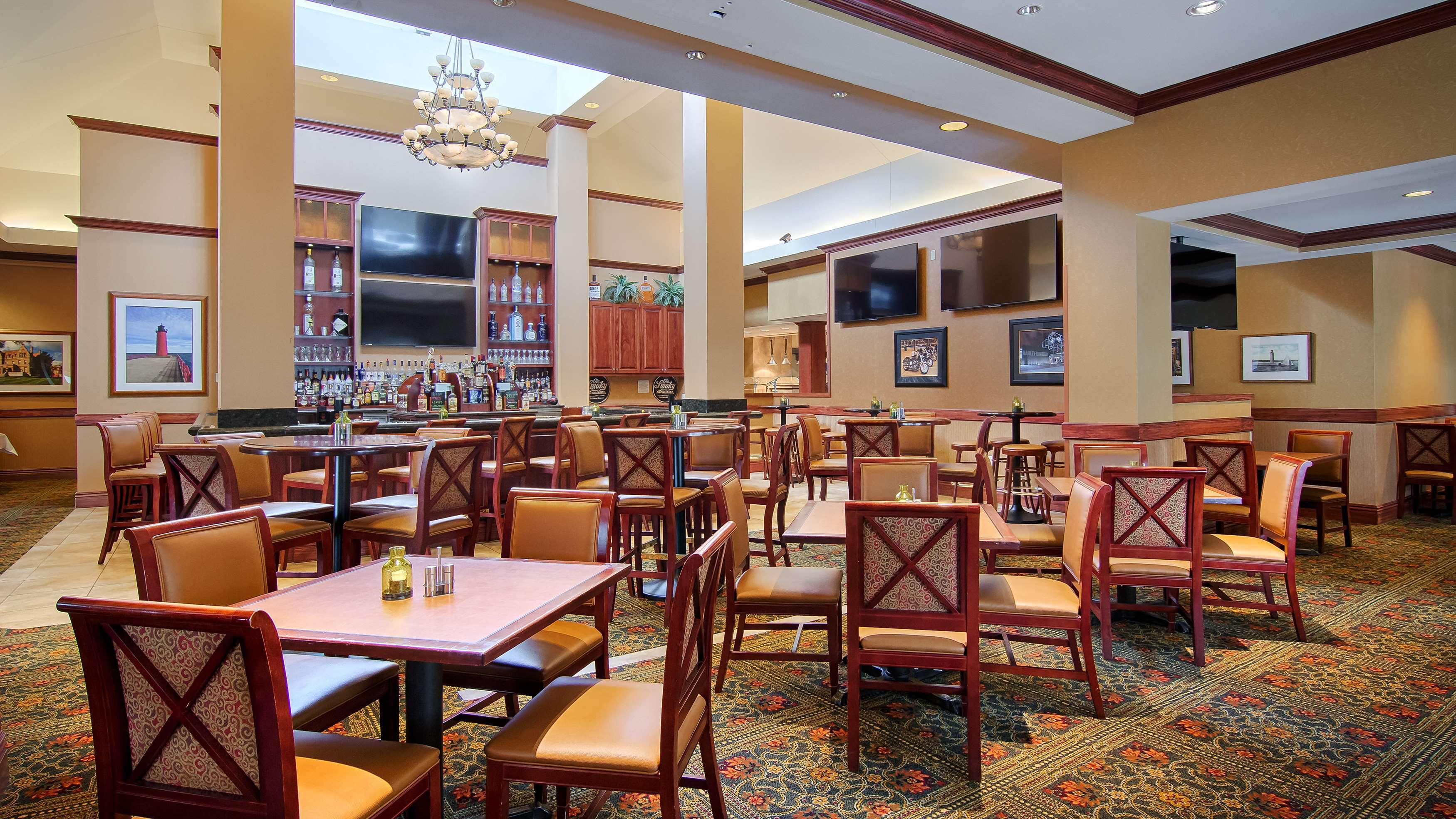 Hilton Garden Inn Milwaukee Northwest Conference Center Zewnętrze zdjęcie