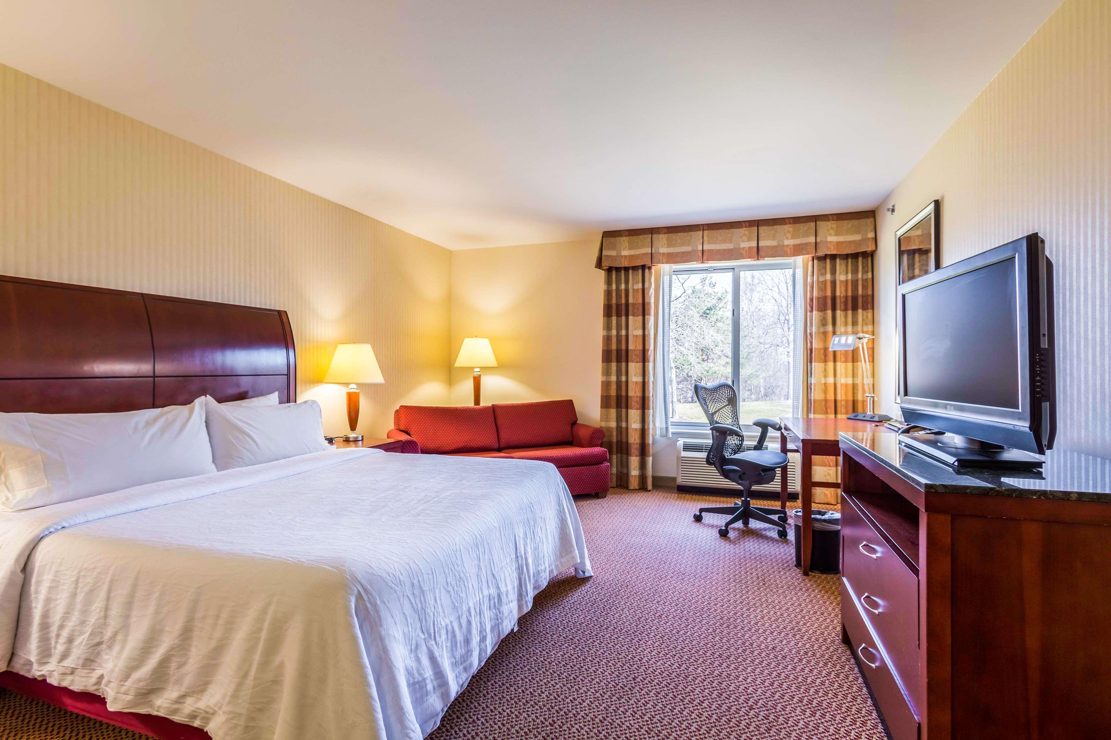 Hilton Garden Inn Milwaukee Northwest Conference Center Zewnętrze zdjęcie