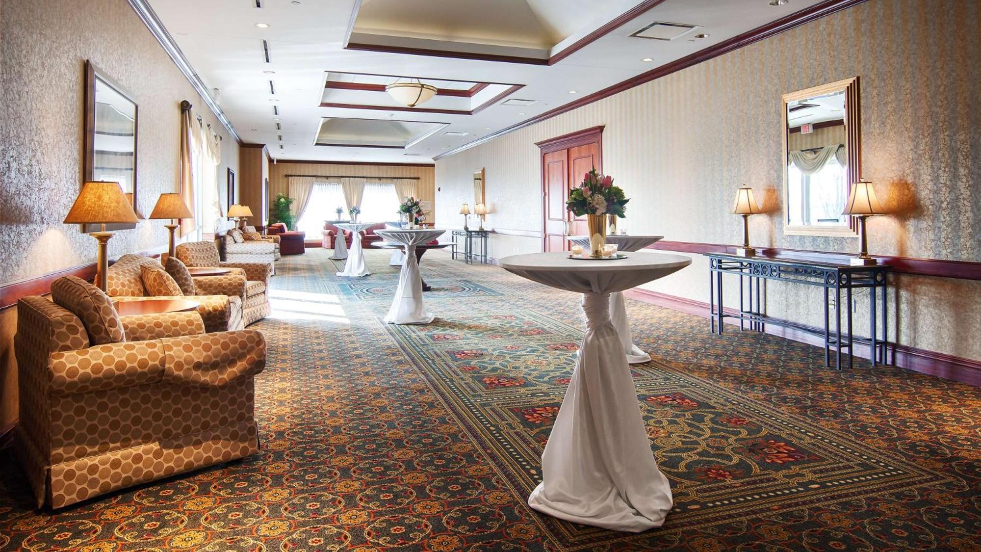Hilton Garden Inn Milwaukee Northwest Conference Center Zewnętrze zdjęcie