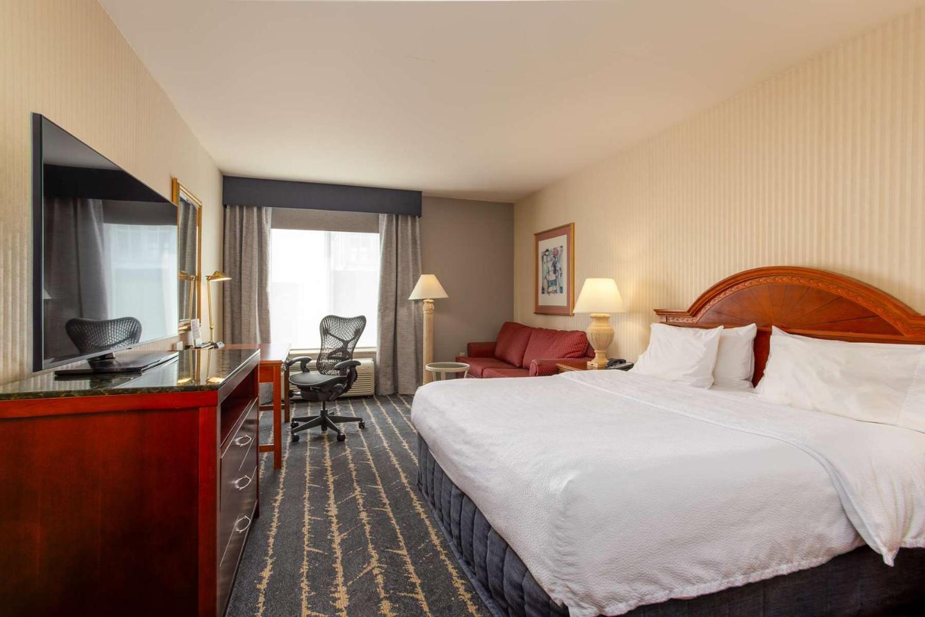 Hilton Garden Inn Milwaukee Northwest Conference Center Zewnętrze zdjęcie