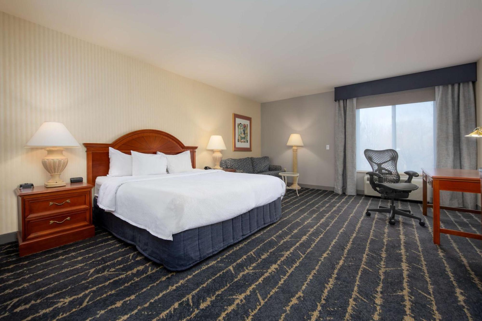 Hilton Garden Inn Milwaukee Northwest Conference Center Zewnętrze zdjęcie