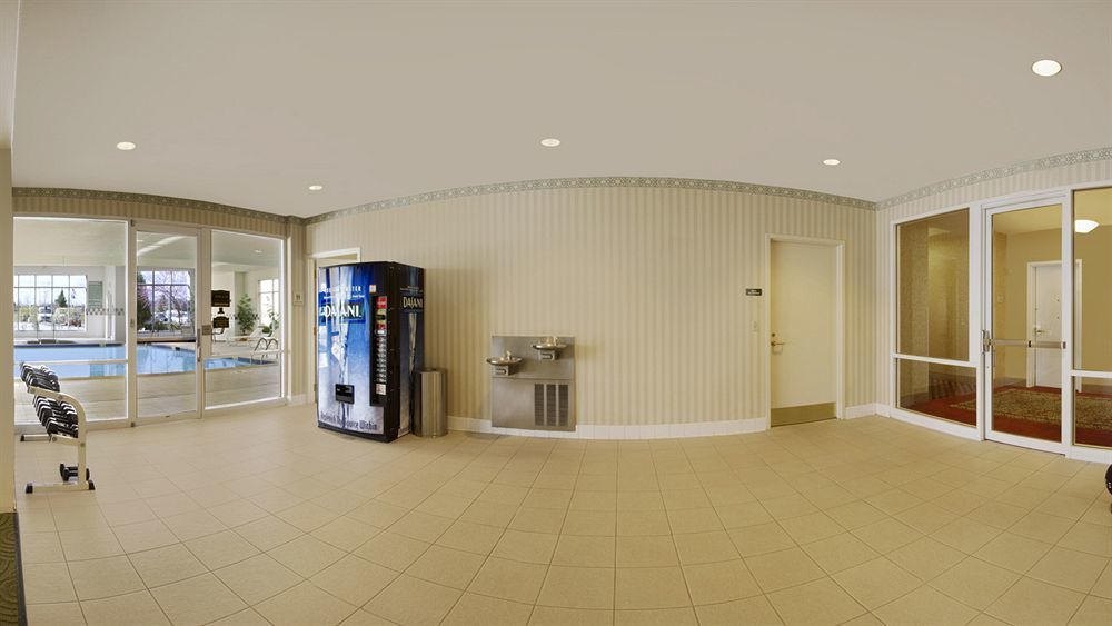 Hilton Garden Inn Milwaukee Northwest Conference Center Zewnętrze zdjęcie